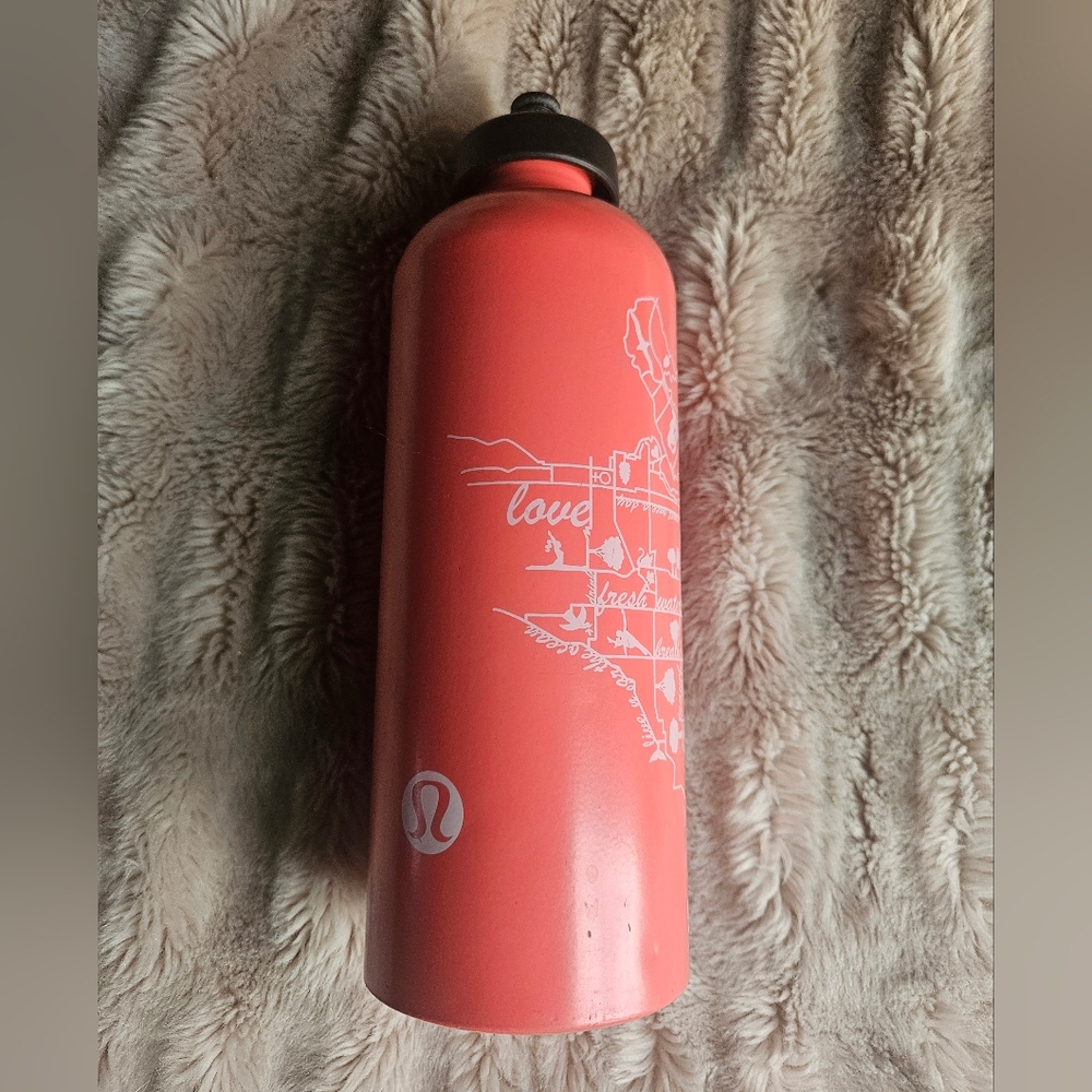Lululemon/Sigg Large Metal Water Bottle
